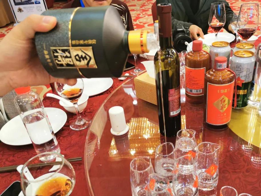 同城约酒联手舍得酒业开启品鉴之夜盛宴