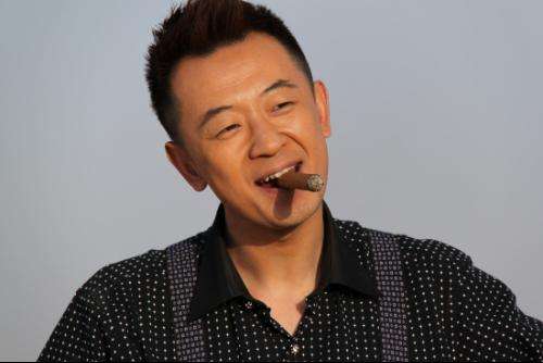 黄海波携美貌妻子首开直播，欲想转行带货直播