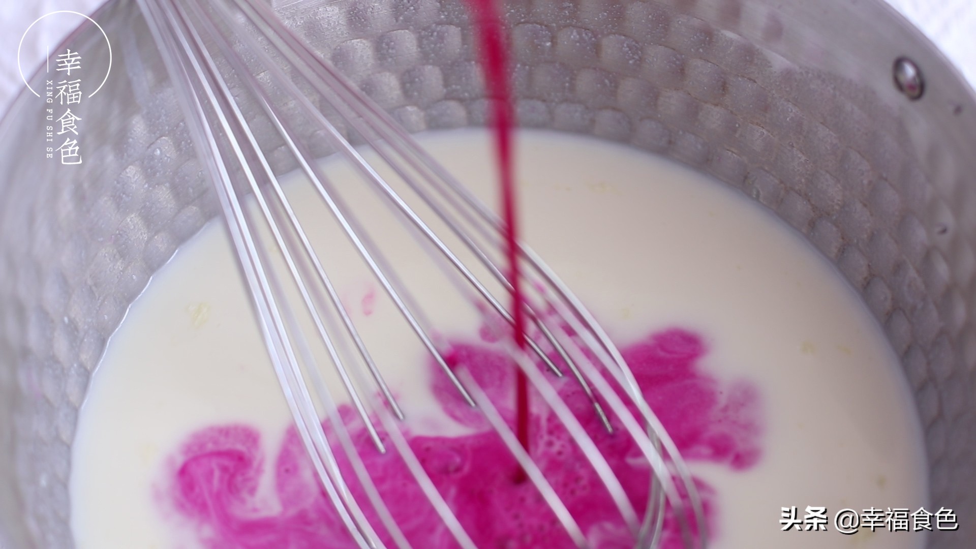 用火龙果来做雪糕，香甜无添加，好吃停不下来