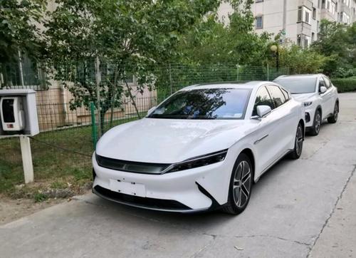 比亞迪漢EV，特斯拉model3，小鵬P7,三車對(duì)比