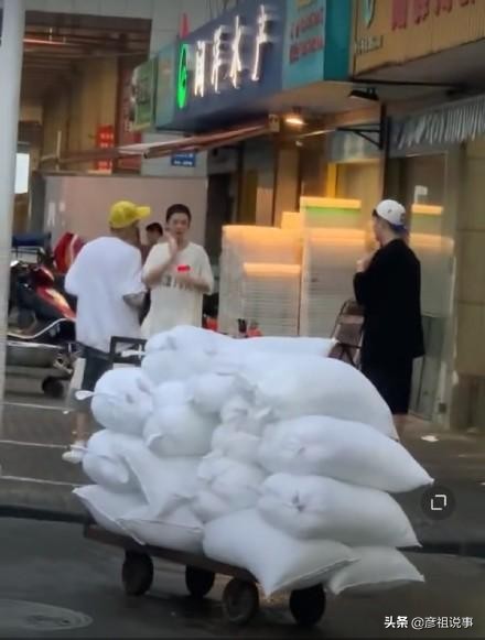 邓超为《哈哈哈哈哈》综艺预热，鹿晗陈赫邓超黄渤合体亮相
