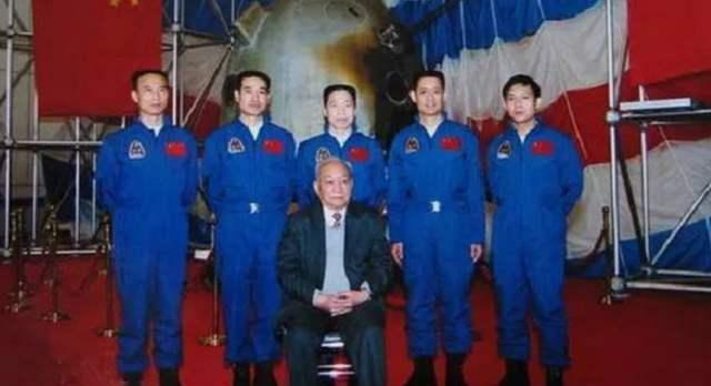 为了拿到美国的绿卡 心甘情愿帮美国造洲际导弹