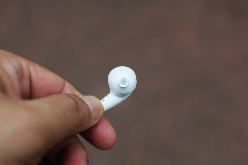 搭载10MM复合振膜 iWAKL魔音半入耳蓝牙耳机体验