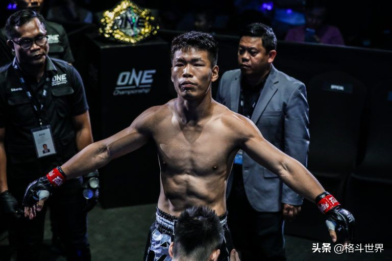 中国最强泰拳王征战海外，国际大赛憾负日本空手道冠军