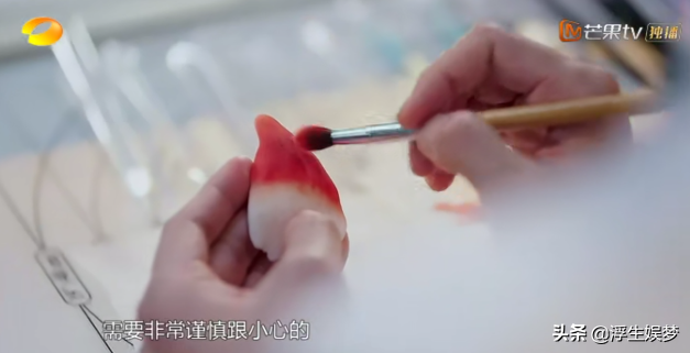 Angelababy對(duì)翻糖帥哥周斐說(shuō)的一句話，暴露了她的家庭情況