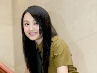 央视前一姐曹颖：为爱隐退娱乐圈，产后却得抑郁症，今现状如何？