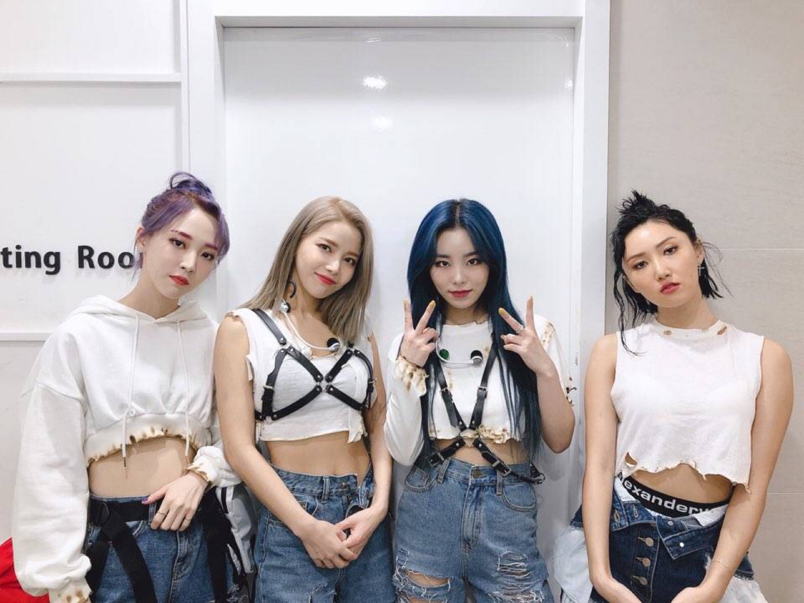 MAMAMOO演藝公司“迷之操作”引起歌迷不滿，粉絲團發表集體聲明