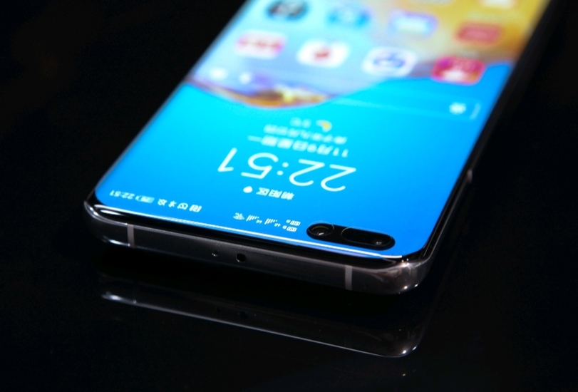 为什么P40Pro降价都快卖不动了，而华为Mate40Pro涨价却还能畅销