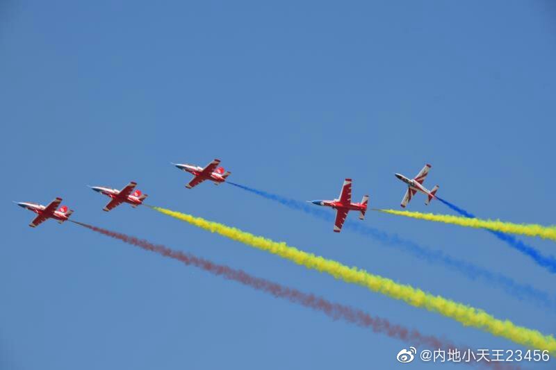 祝各位航空航天爱好者五一节快乐