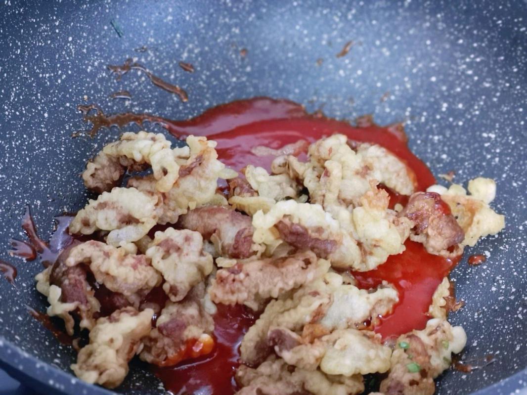 酸酸甜甜的口感再配上一碗米饭，孩子天天吵着要吃，下饭必备