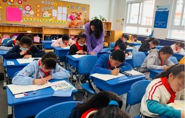 课后延时服务刚实施两天，家长们就受不了了，这两个问题困扰家长