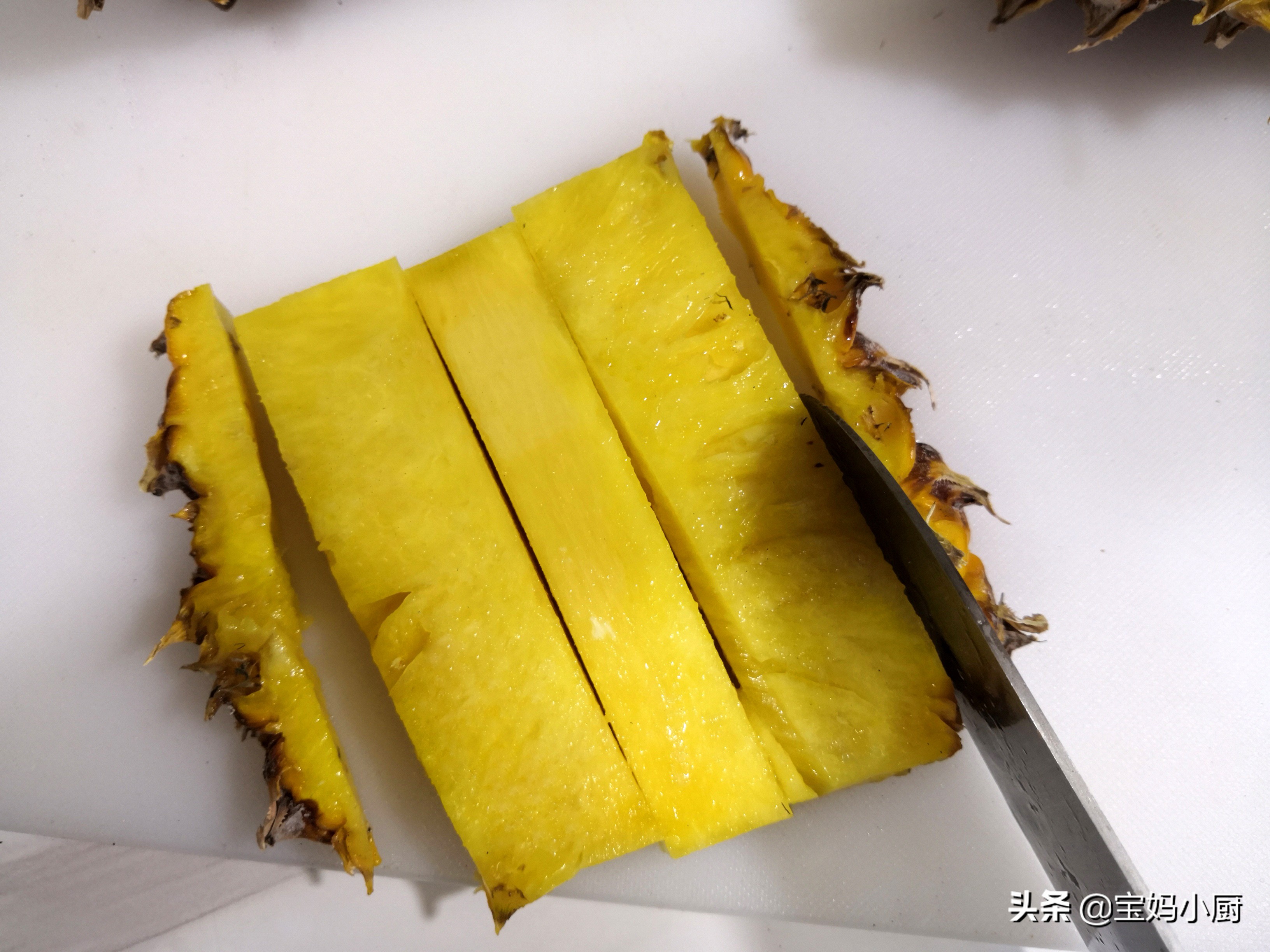 做菠蘿飯，最忌諱加這個料，此方法做，孩子最愛吃，營養多長個子
