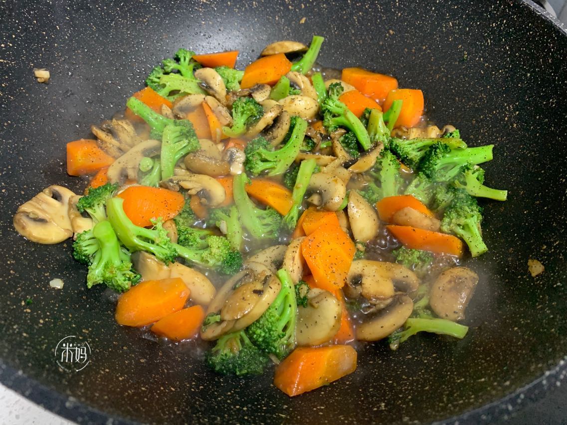 图片[11]-西蓝花炒口菇做法步骤图 常吃无负担赞-起舞食谱网