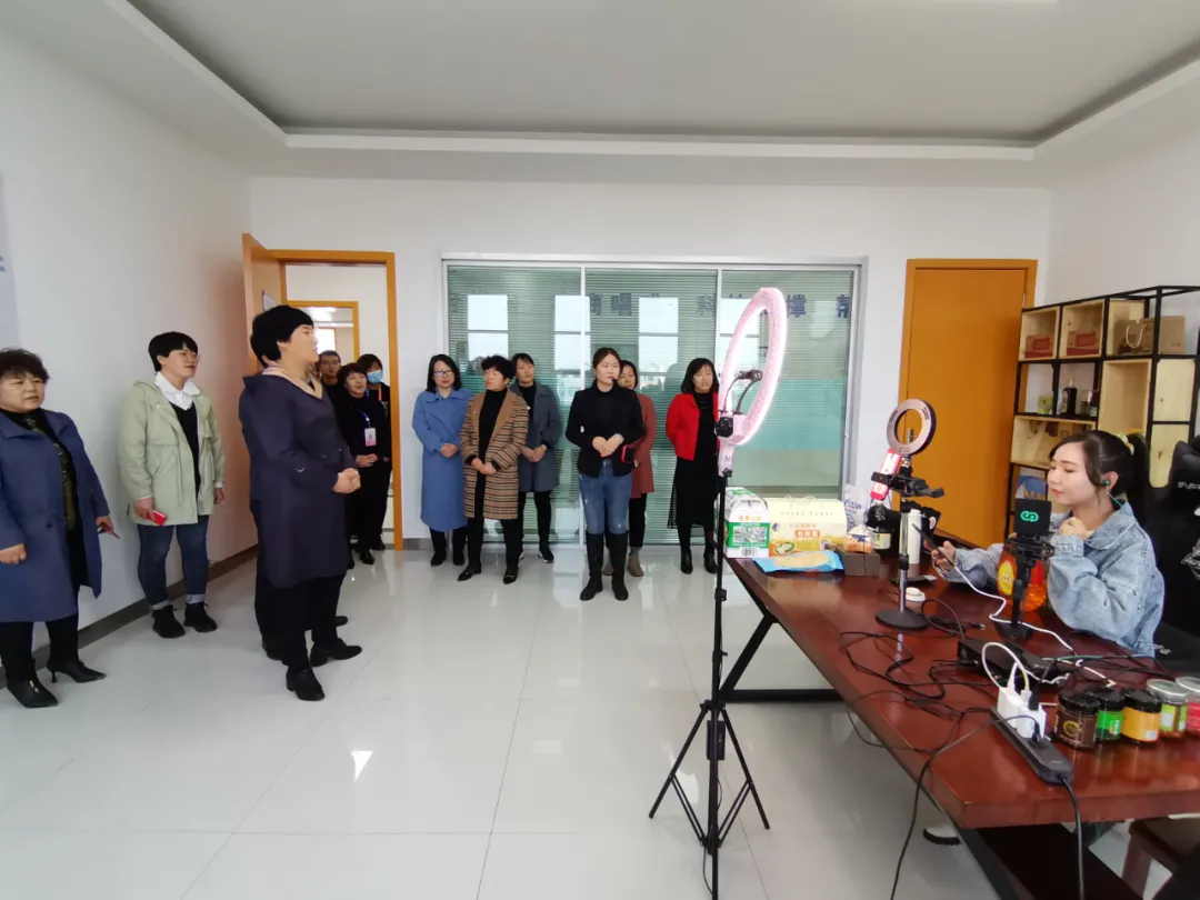 “巾帼展风采 整装再出发”——白银市妇联系统重点工作观摩推进会议召开