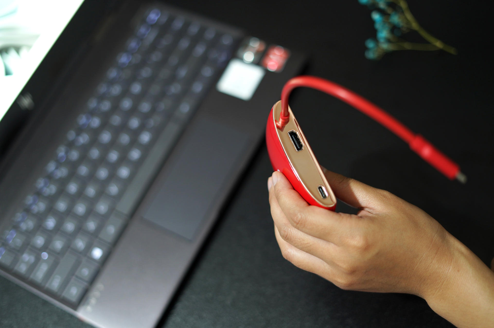 专属女孩的个性拓展坞你见过没？aigo国民好物扩展坞己悦H5S来了