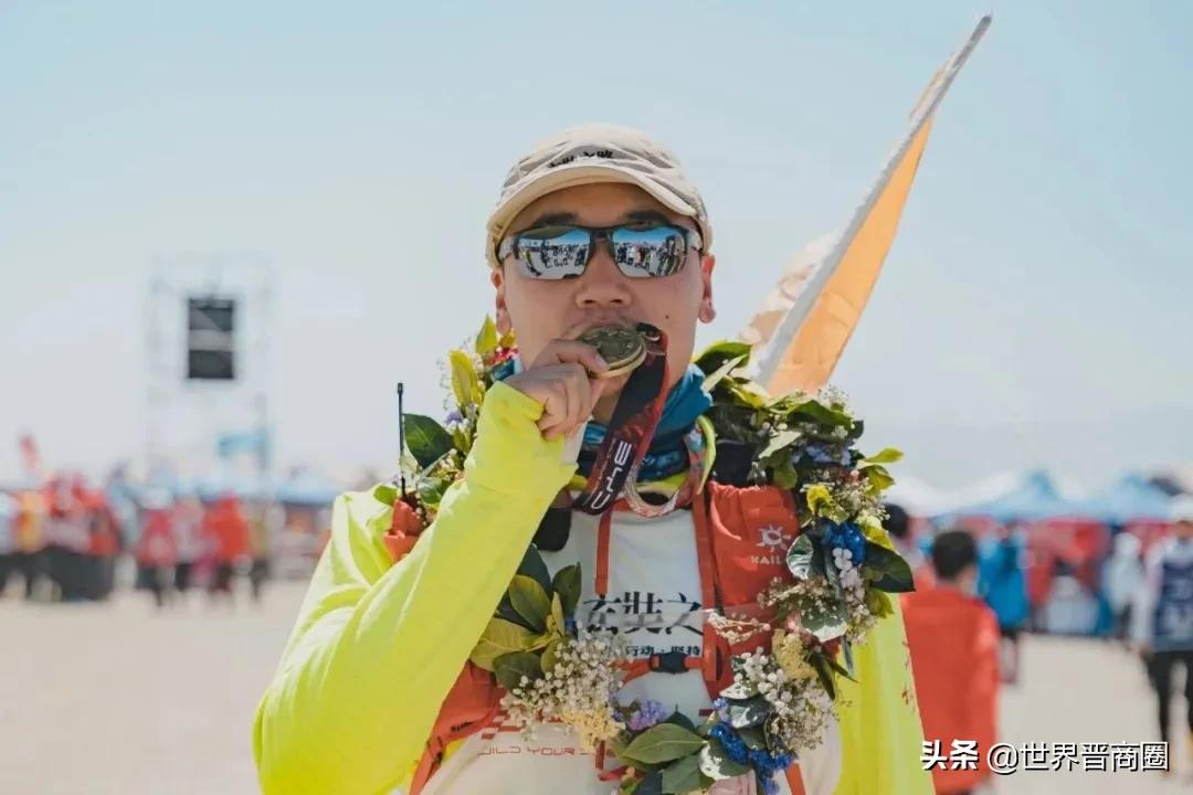 戈壁上,他们跑出竹叶青精气神