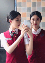 内涵妹子的GIF图片：凶，很凶的小姐姐！