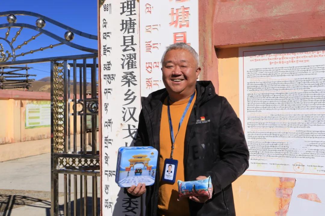 停止双标吧！王冰冰等网红女神能追捧，为家乡代言的丁真不可以？