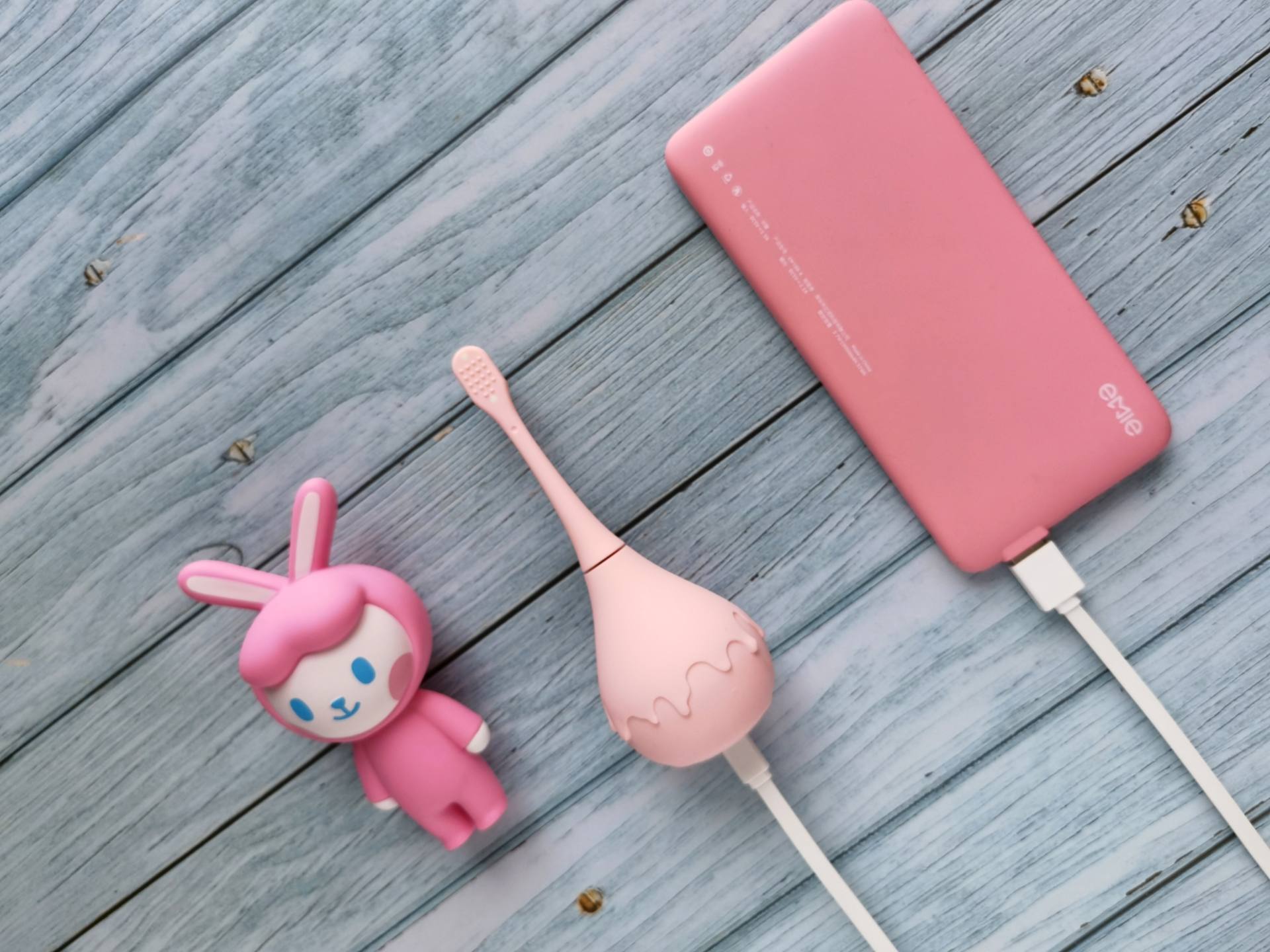 儿童电动牙刷怎么选？COMBO咸蛋超人联名款贴心呵护宝宝稚嫩牙齿