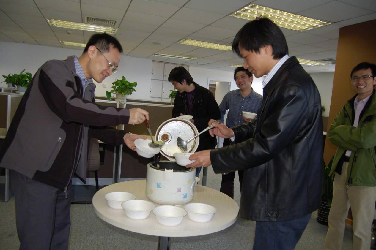 今年是第十一年，小米还是当年那个“为发烧而生”的小米吗？