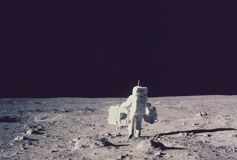 為什麼空間站不建在月球，而是選擇“飄”在地球上空？有何意義？