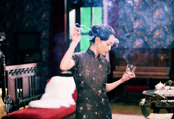 46岁周迅欣赏年轻照片，称自己怎么那么漂亮，网