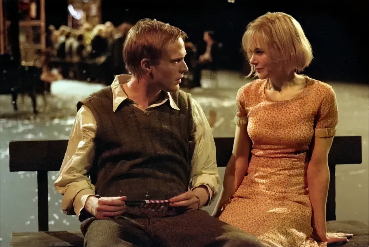 全片没有一个好人！这部电影《狗镇》，揭开了