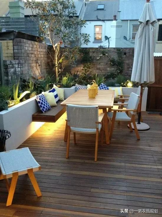 如何用花花草草，布满屋里屋外？