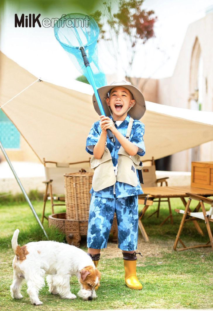 Jasper拍六一写真，8岁小小春长成翩翩少年，玩水吹泡泡充满童趣