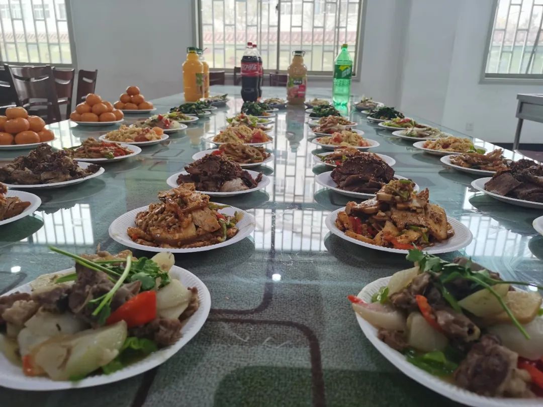 兵哥哥的“年夜饭”，看看哪个单位的伙食你最