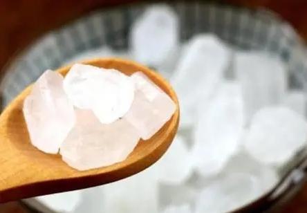 同样是冰糖，白冰糖和黄冰糖的区别很大，弄懂了再买不吃亏