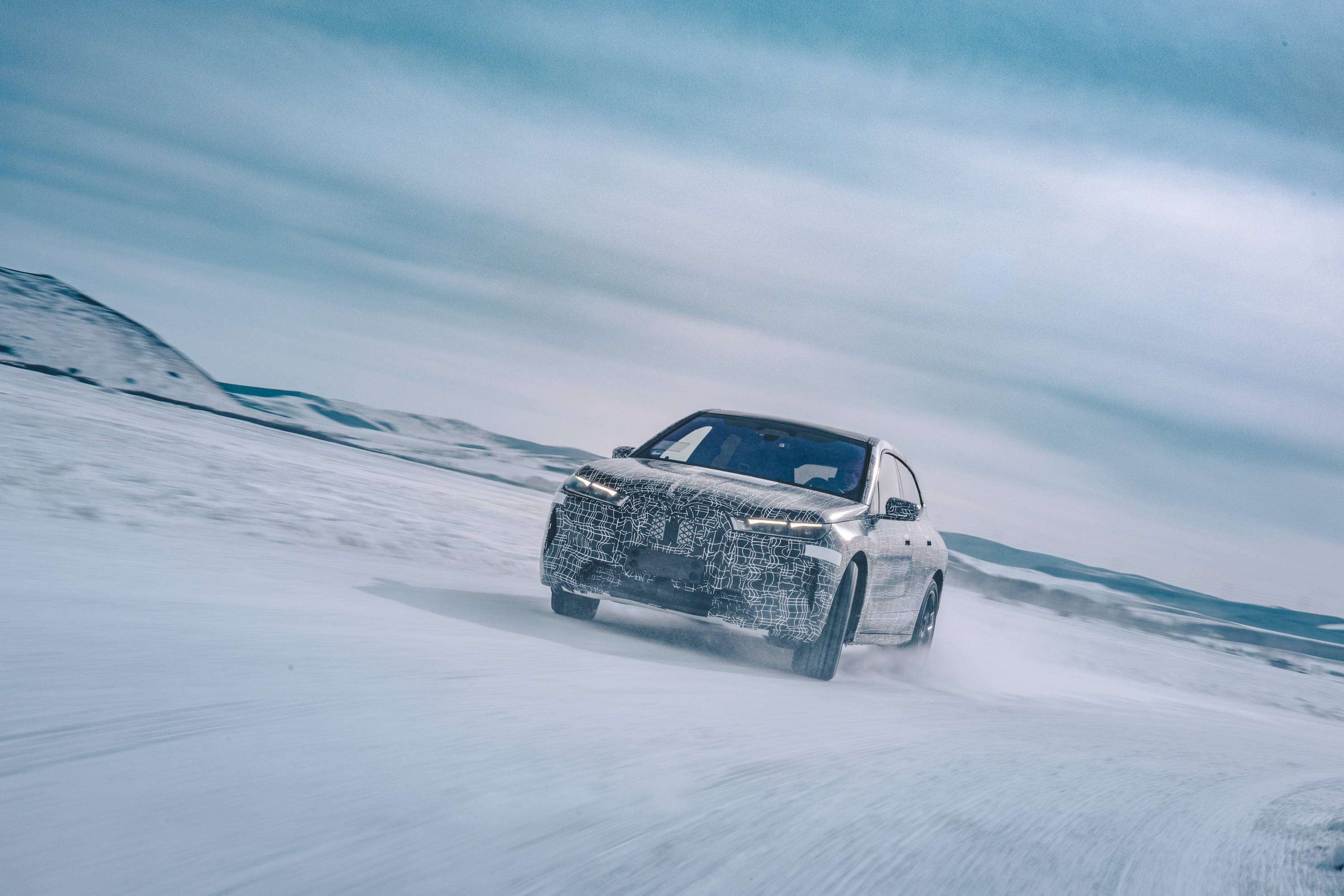 创新纯电动BMW iX原型车在牙克石进行冬季测试 