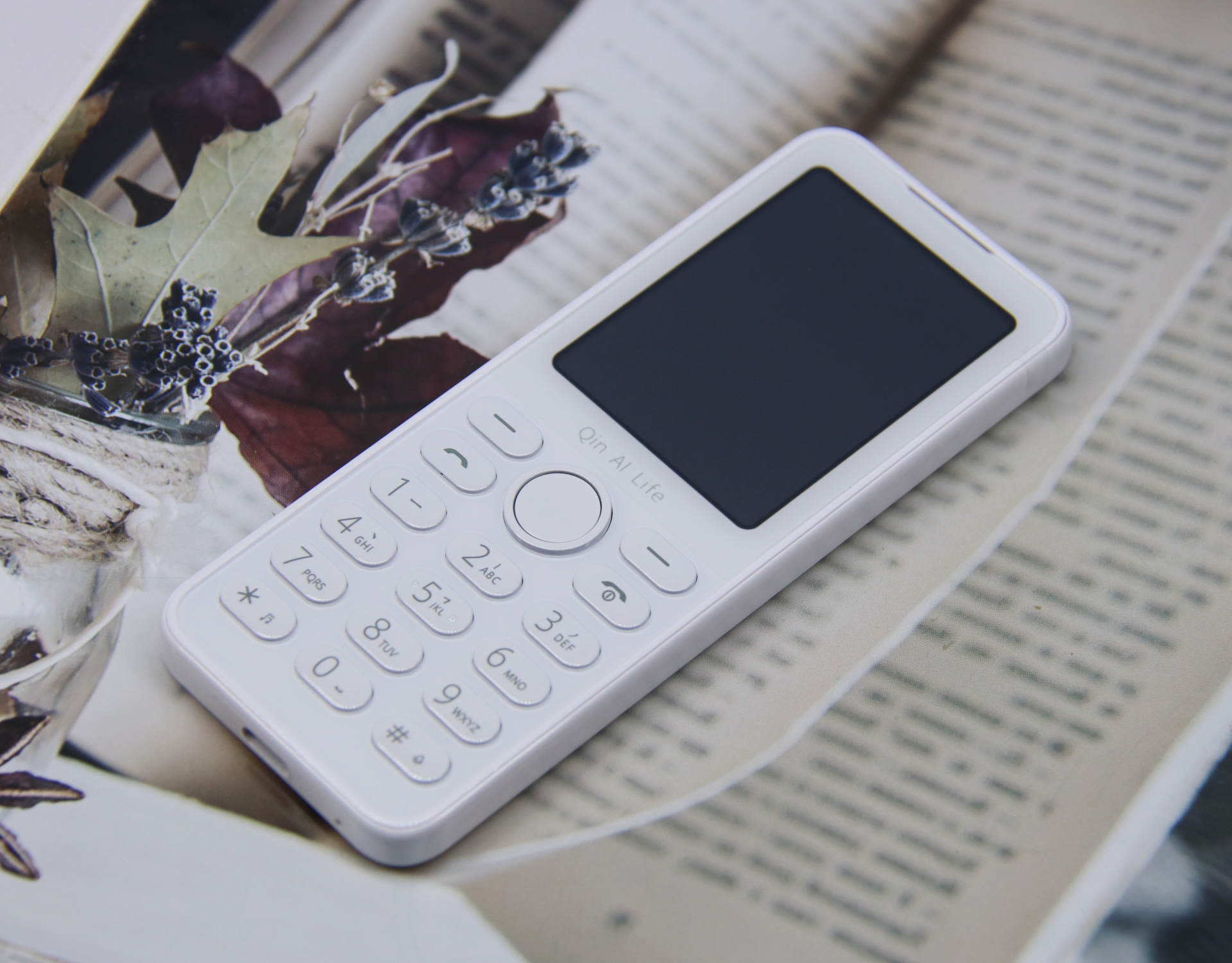 简单纯粹、小而精致，多亲AI电话F21s,自带潮流属性