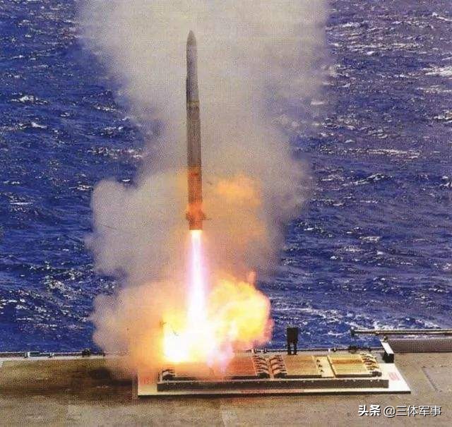 两次穿越台湾海峡的美军驱逐舰还有个身份：针对东风导弹量身定做