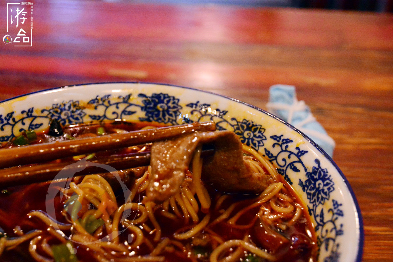 重庆杨家坪排名第三，店名风雅的春风一面，特色却是泡椒猪肝