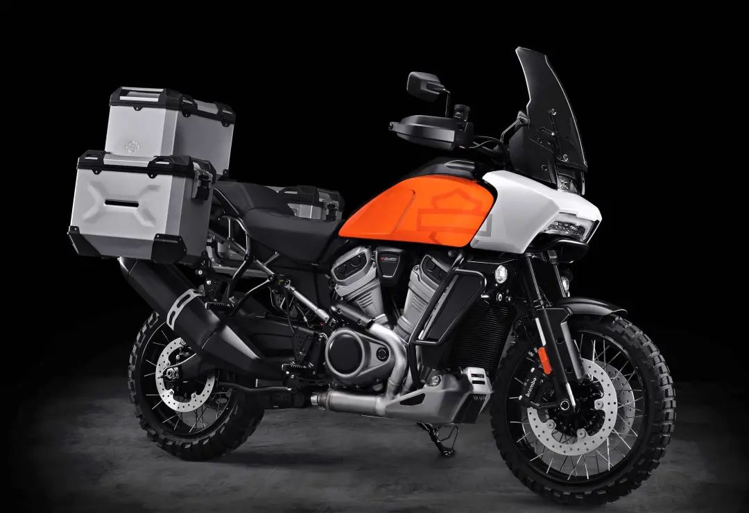 弯道ABS、双向快排加持，春风800MT是2021年最强国产ADV吗？