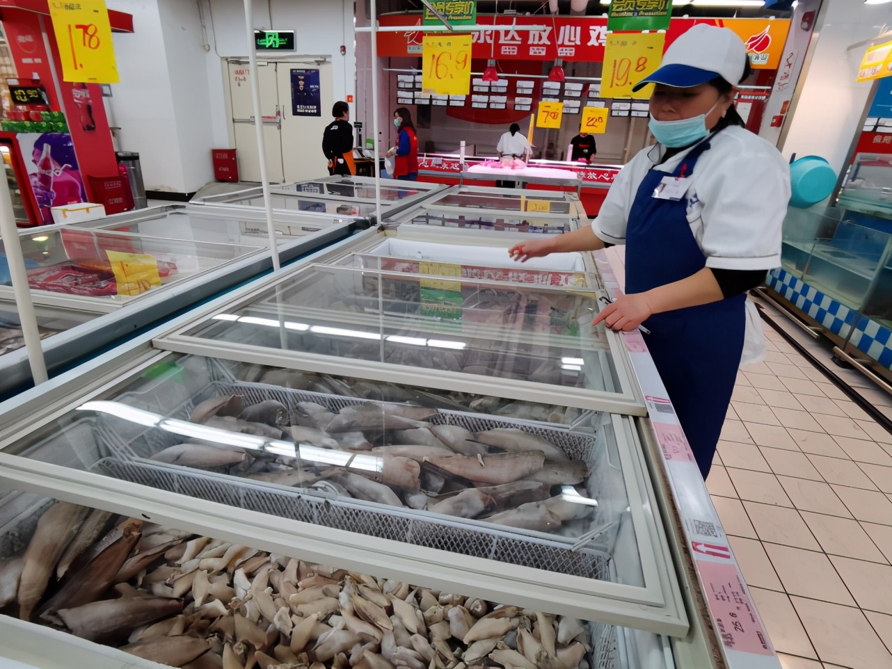 郑州实施“最严格”冷链食品检测方法，消费者扫一扫就能追踪溯源
