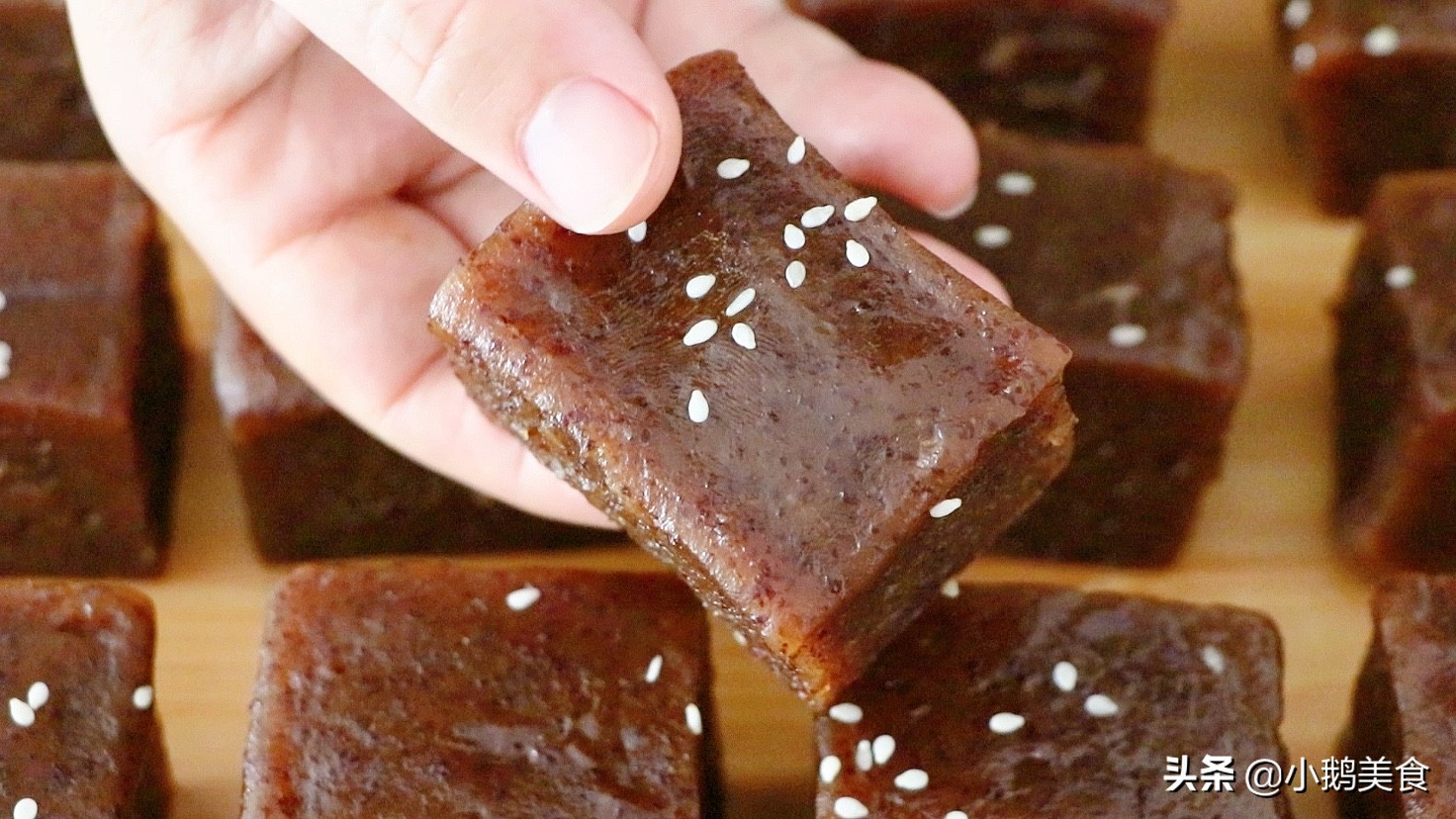 广式早点红枣糕，一拌一蒸2步搞定，冰凉香甜Q弹，夏天最爱它