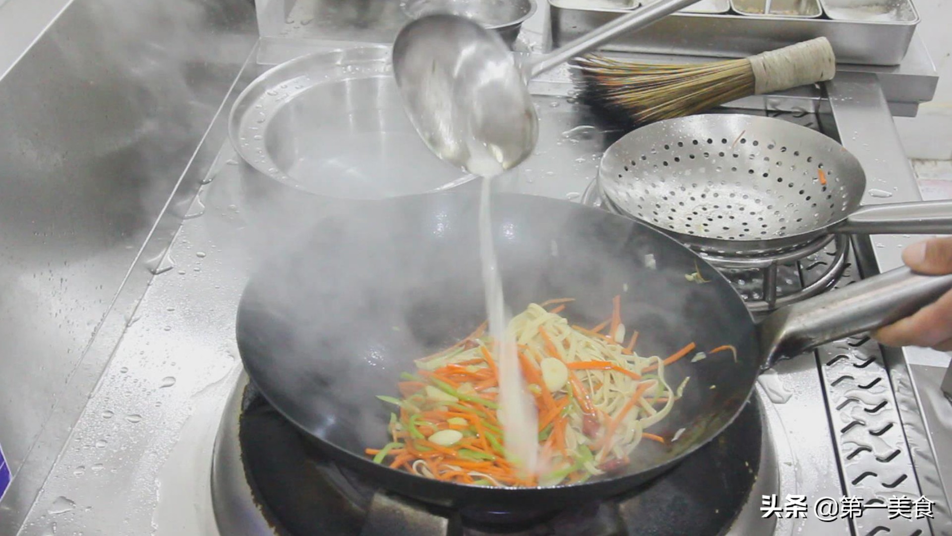 图片[8]-胡萝卜炒千张做法 简单不油腻 清淡可口-起舞食谱网