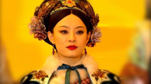 孙俪罕见清纯民国造型：空气刘海配麻花辫，甄嬛见了都怜爱