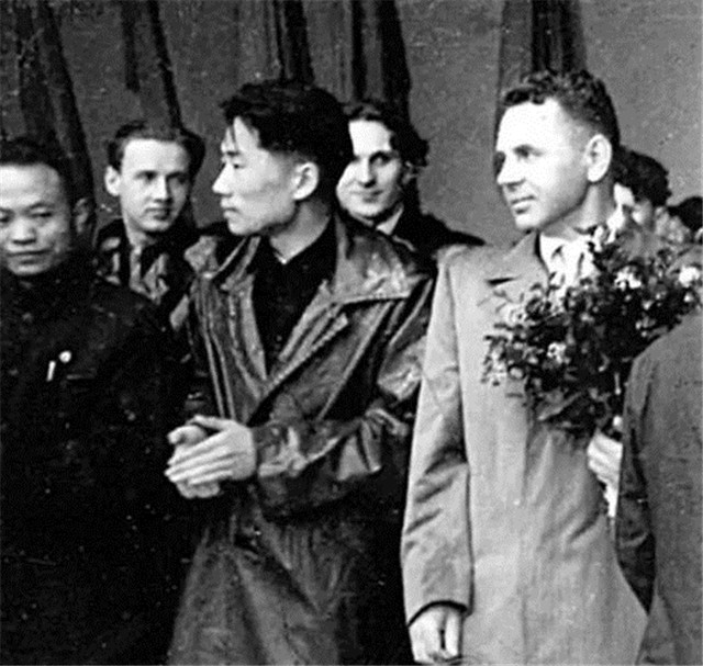 毛岸英28岁牺牲，毛主席让儿媳改嫁，刘思齐：我还没给岸英扫墓