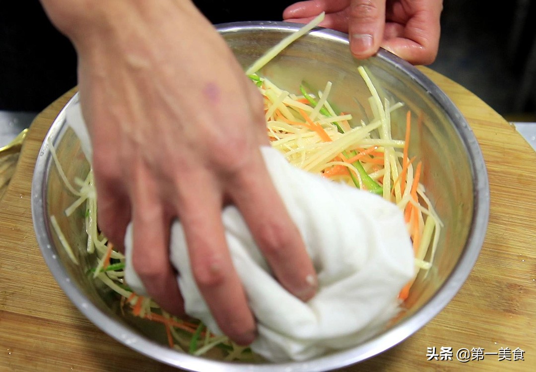 图片[3]-【香煎土豆饼】做法步骤图 香酥柔软 做一盘不够吃-起舞食谱网