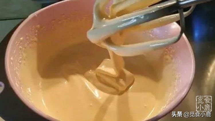 外面酥脆，裡面軟嫩香甜的蛋糕，自己在家也能做，好吃還不上火