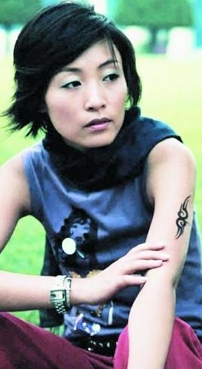 与丈夫新婚第一百天，陈琳从阳台上一跃而下，死后为何还带着口罩