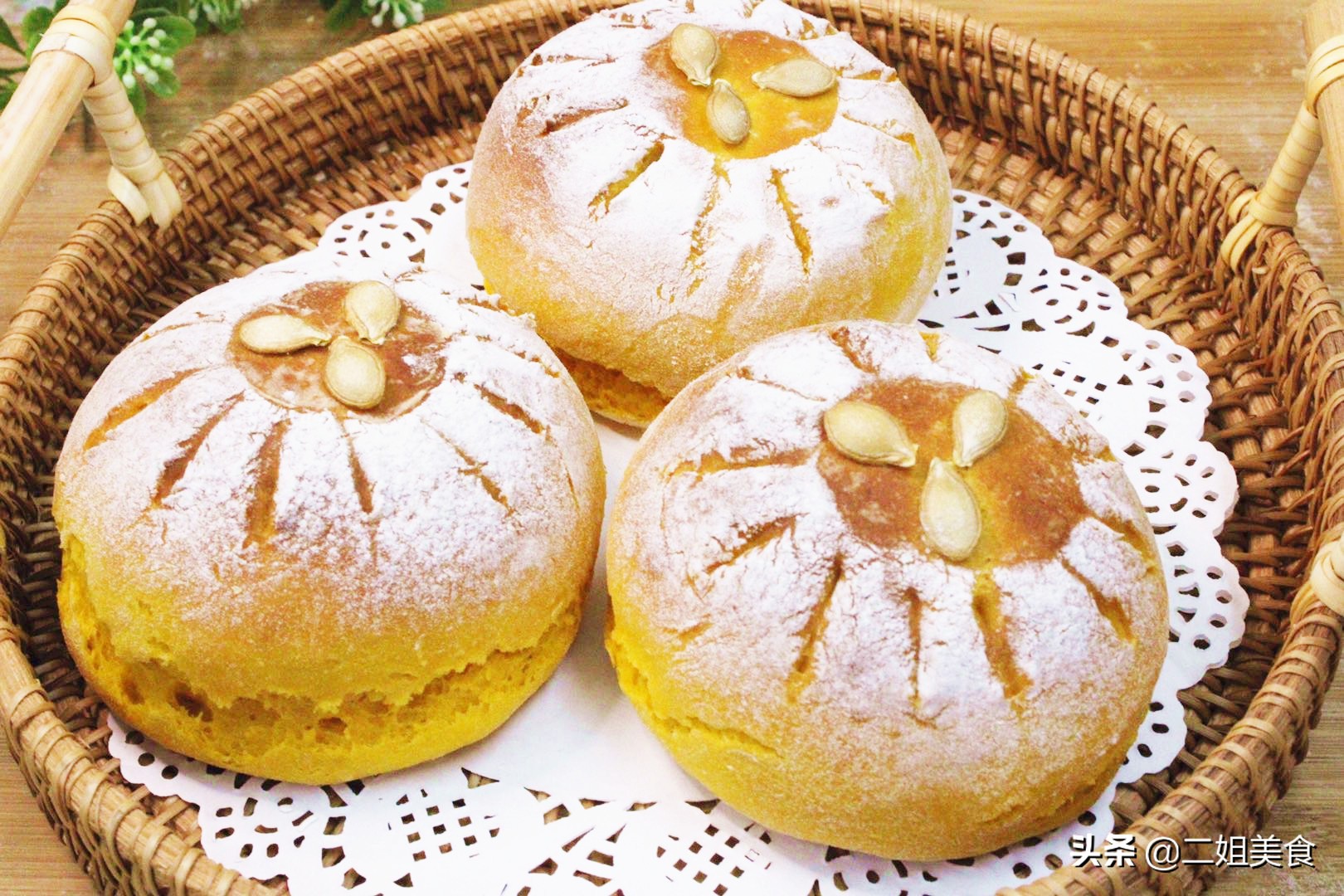 一块南瓜，一碗面粉，教您做超简单的南瓜炼乳欧包，美味还营养
