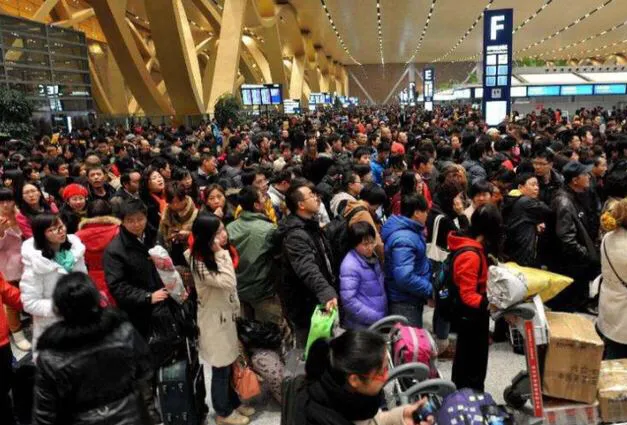 中国要是不同意通航，美国就只能辞退2万员工，