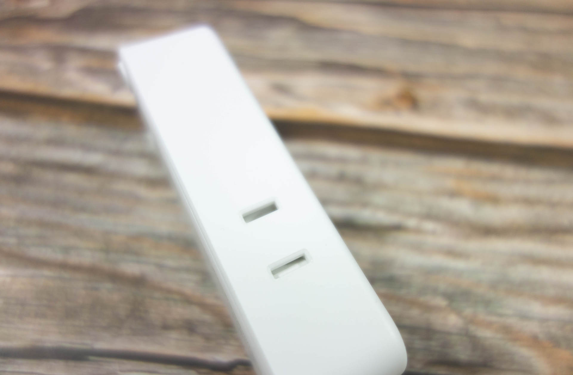 出差好帮手：aigo“旅行版”迷你延长线插座体验