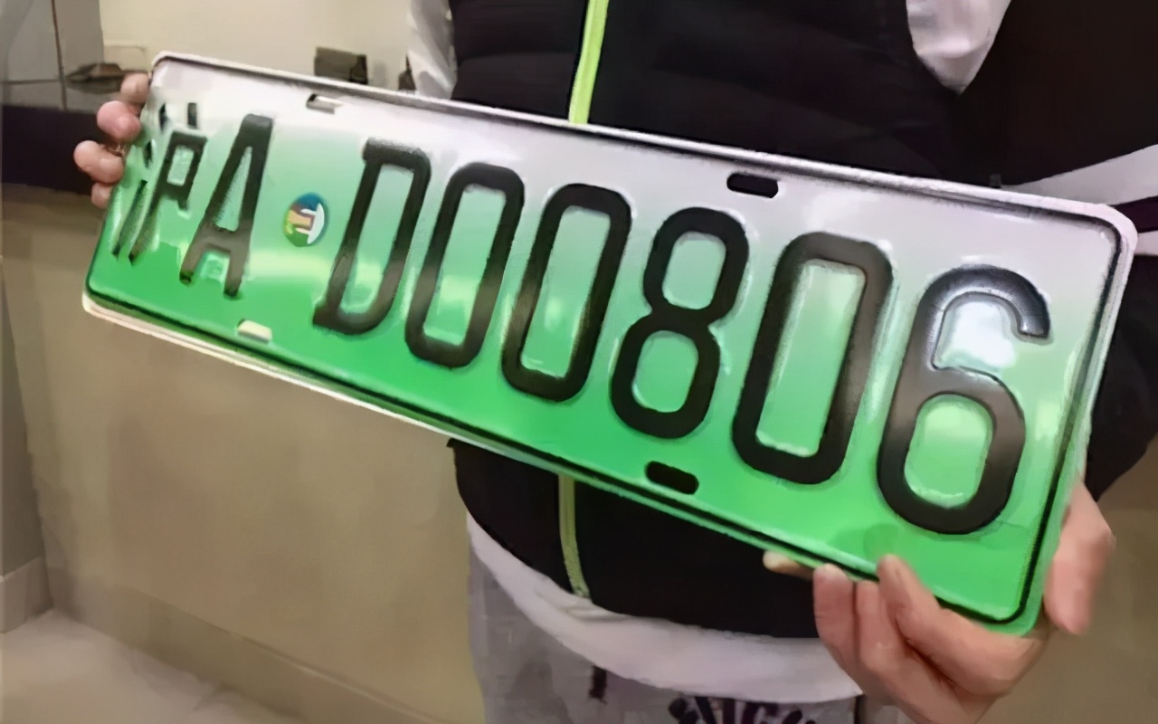 6米以下电车上绿牌?宏光mini ev:我不在乎_太平洋号