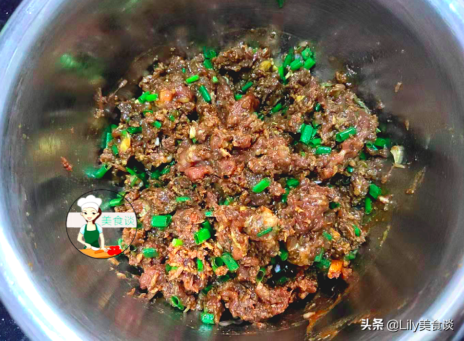 冬天蒸小籠包，掌握好這2點，個個皮軟餡香，蒸一鍋不夠吃，真香