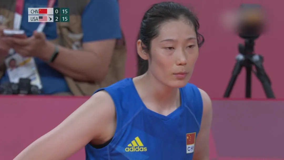 中国女排也和国足一样，到了为小组出线算分的时候了？东京奥运会两连败后，姑娘们已经退无可退